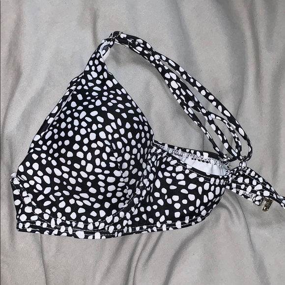 Popyaya Popular Black & White Swimsuit - Picture 3 of 4